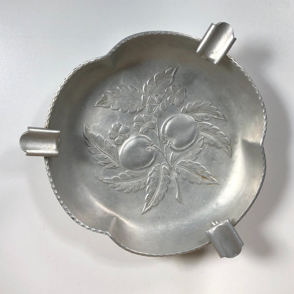 Everlast Forge Trinket Dish Ash Tray Decorative Apple Hammered Aluminum Vintage